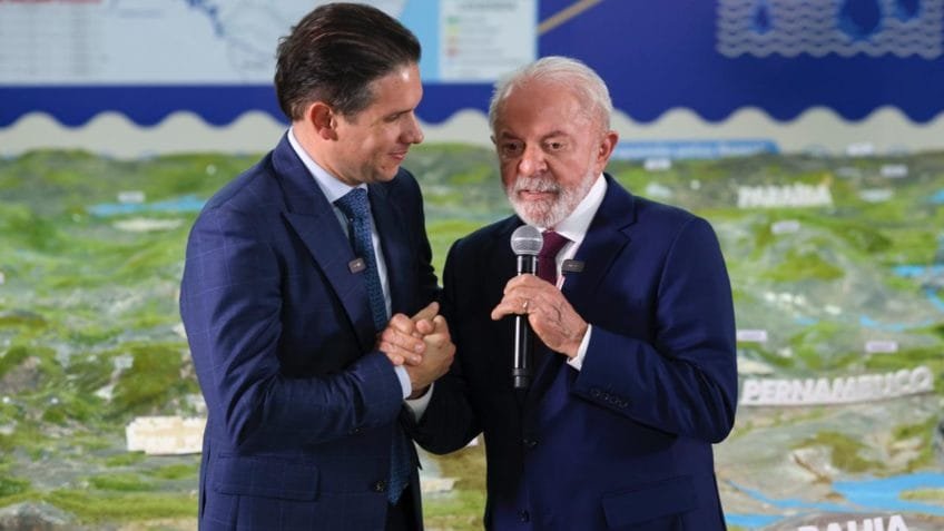 Motta articula tarifa 0 e fim da escala 6 X 1 e se aproxima de Lula