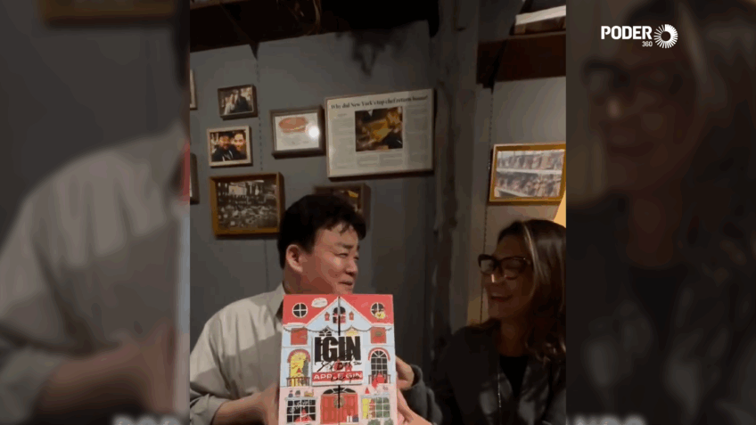 Na Coreia do Sul, Janja ganha presente de Jin, do BTS