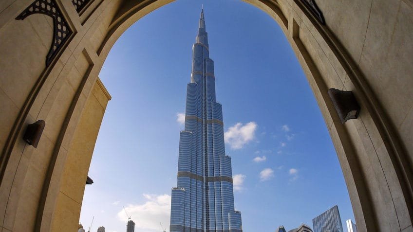 Dubai constrói 1ª rua pavimentada com ouro no mundo