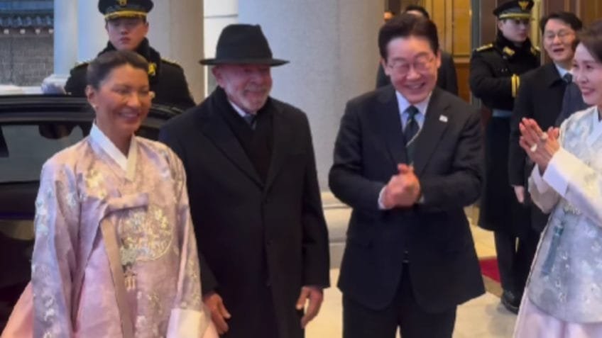 Janja veste hanbok em banquete na Coreia do Sul