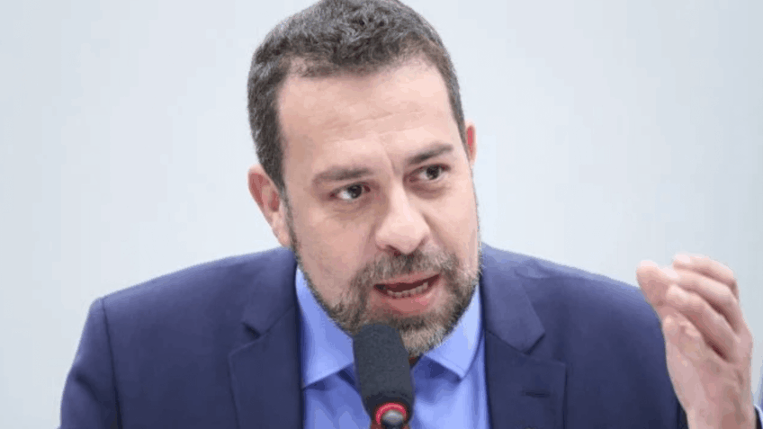 “Tô doido pra ver”, diz Boulos sobre debate Lula x Flávio