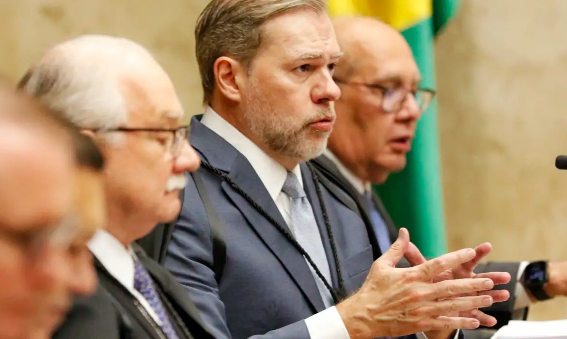 Fachin arquiva ação que pedia suspeição de Toffoli no caso Master