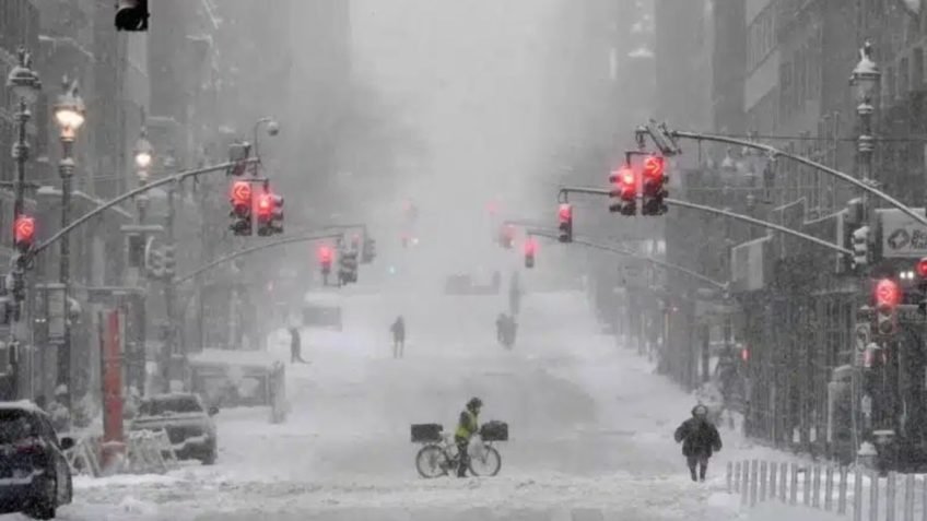 Neve paralisa Nova York e deixa 40 milhões em alerta nos EUA