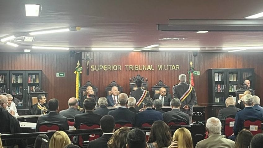 STM dá posse a 2 novos ministros militares que julgarão Bolsonaro