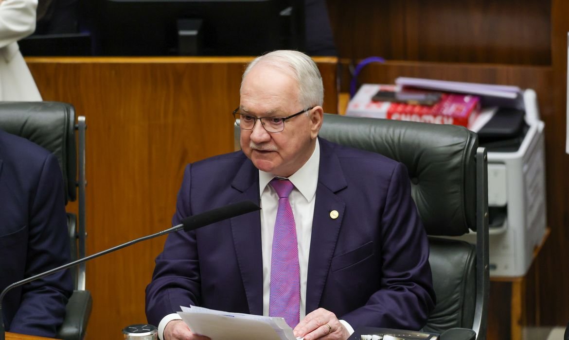 Fachin pede indicação de nomes para comissão sobre penduricalhos