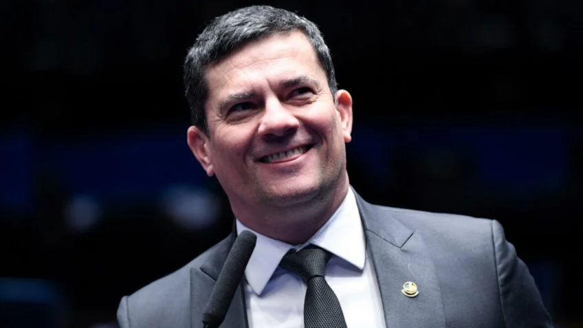 Moro talvez não soubesse se tigela é com G ou J, ironiza Gilmar