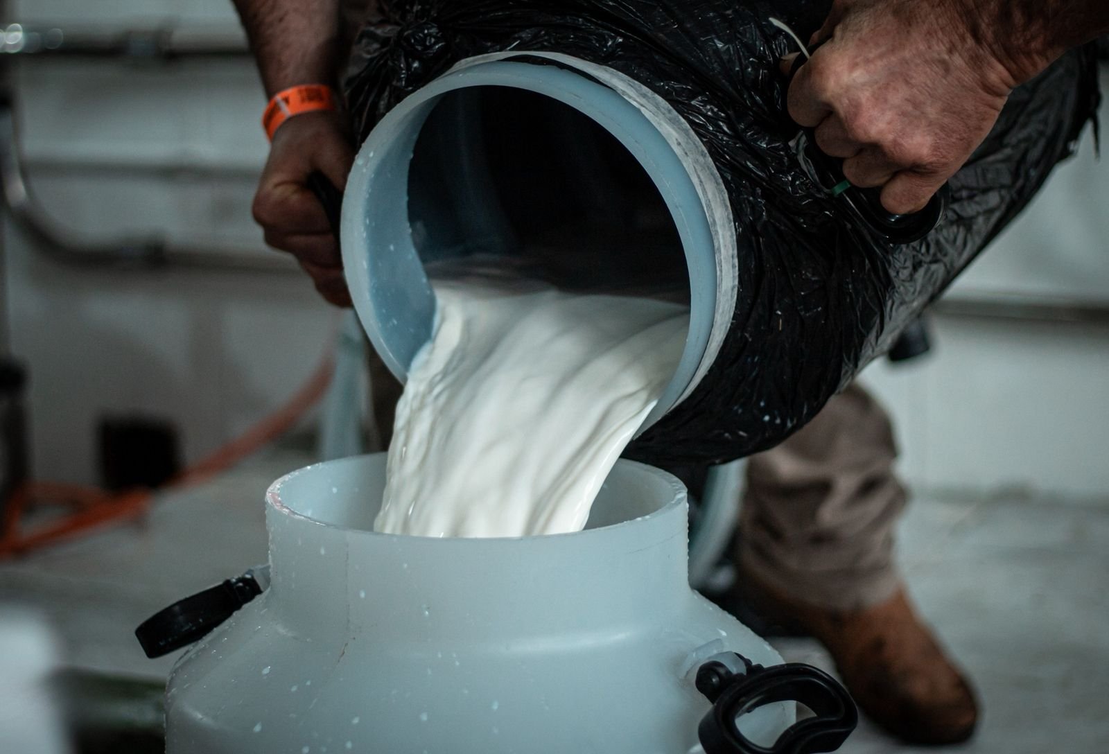 Preço de referência do leite é projetado em R$ 2,0966