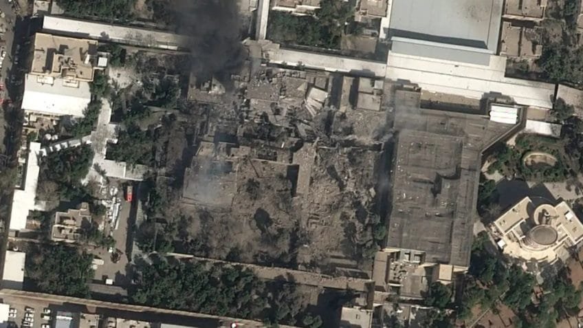 Satélite registra destruição em residência de Khamenei no Irã