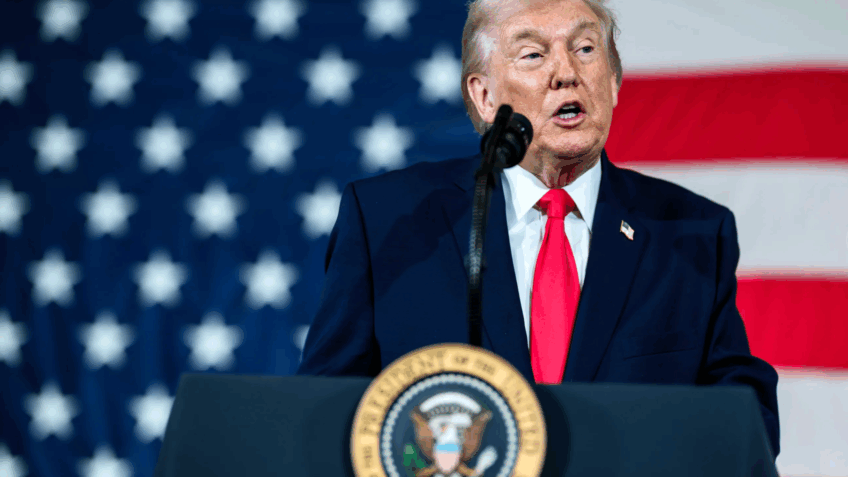 Ataques ao Irã continuarão por tempo necessário, diz Trump