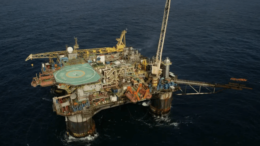 Opep+ eleva produção de petróleo em cenário de tensão no Oriente Médio