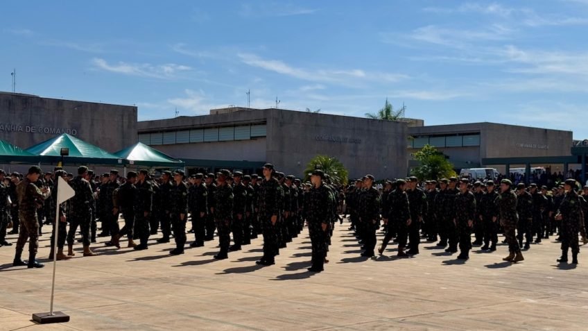 Forças Armadas incorporam mulheres ao serviço militar pela 1ª vez