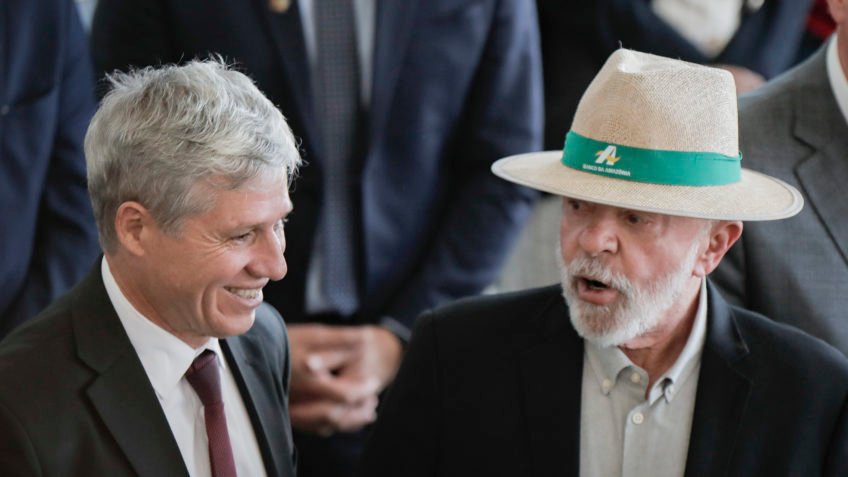 Paulo Teixeira deixa governo em abril para disputar Câmara