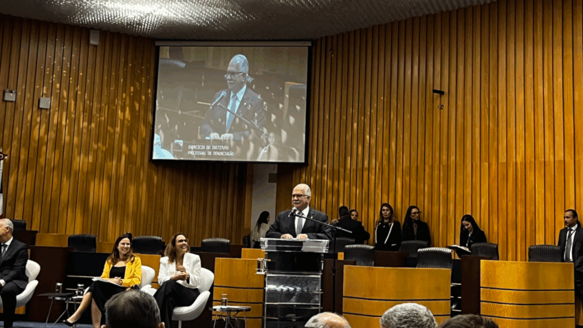"Juiz é movido pela dúvida", diz Fachin ao cobrar imparcialidade