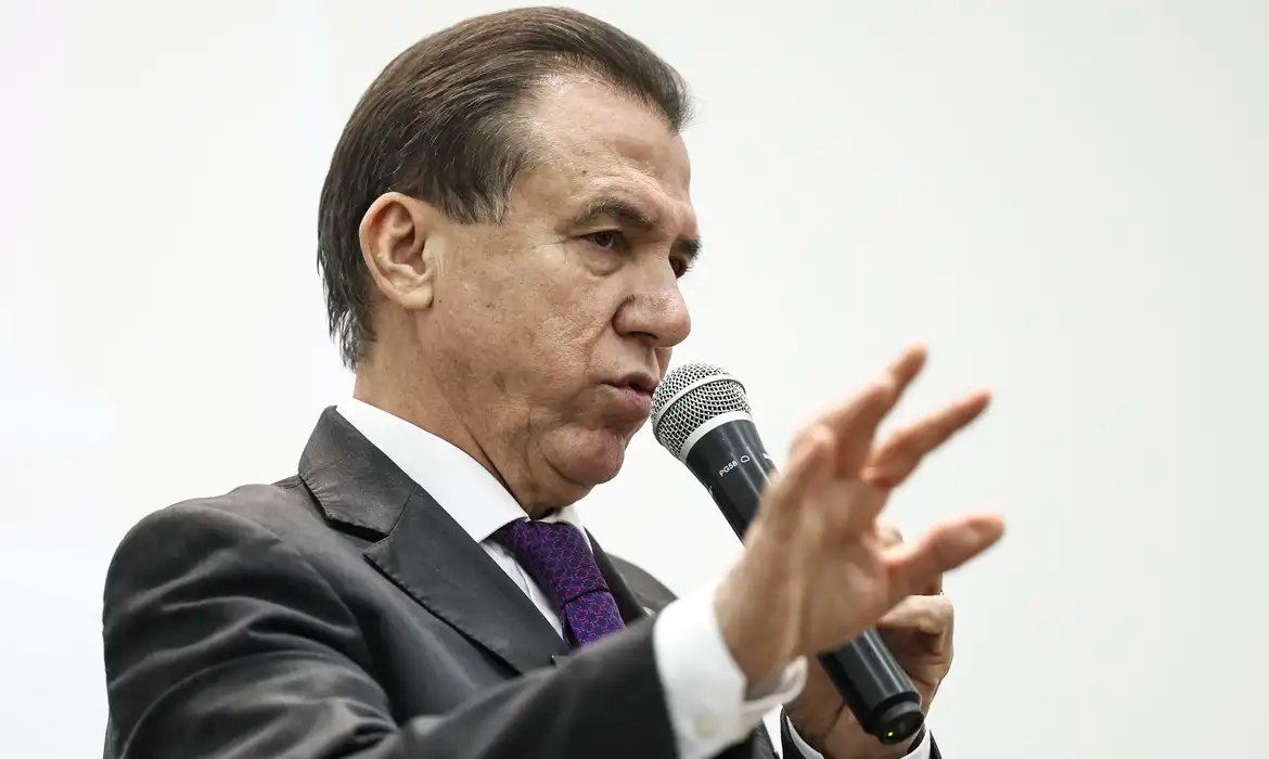 Governo pode enviar projeto com urgência se escala 6x1 não avançar