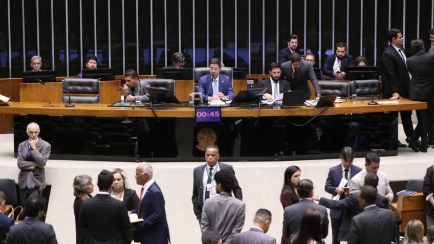 Câmara dos Deputados torna homicídio de idosos crime hediondo