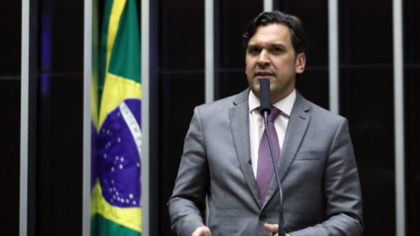 Câmara aprova reajuste de 8% a servidores do MPU e do CNMP