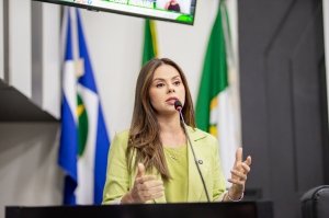 Lei do Atendimento Psicossocial nas Escolas é reforçada por Michelly Alencar após caso de violência que chocou o país