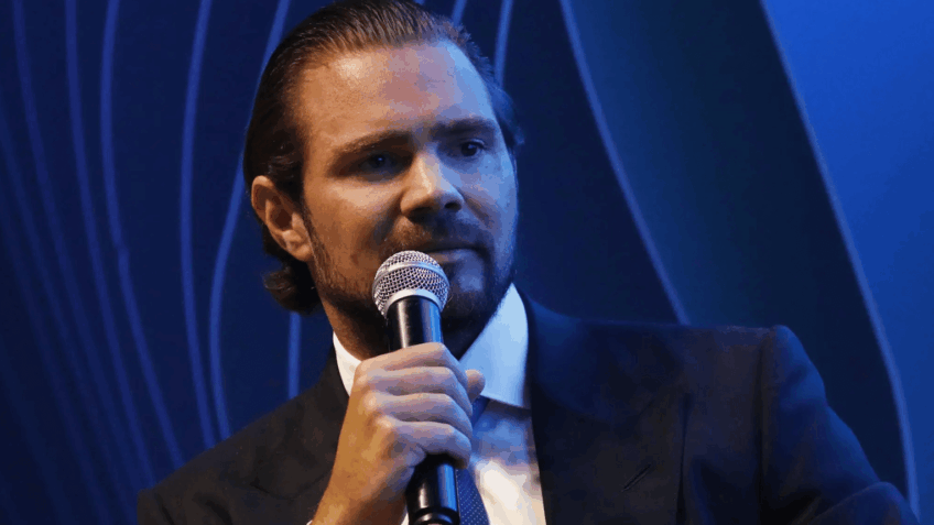 Celular de Daniel Vorcaro tinha contato de “Vivi Moraes”