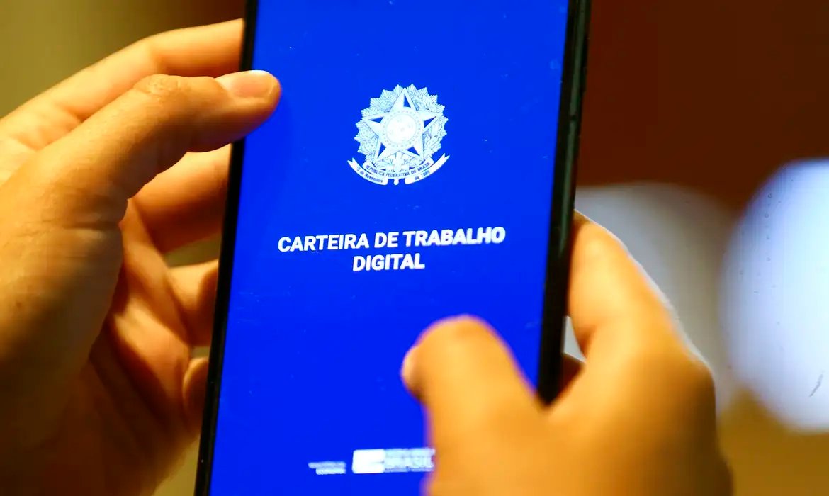 Desemprego fica em 5,4% no trimestre encerrado em janeiro de 2026