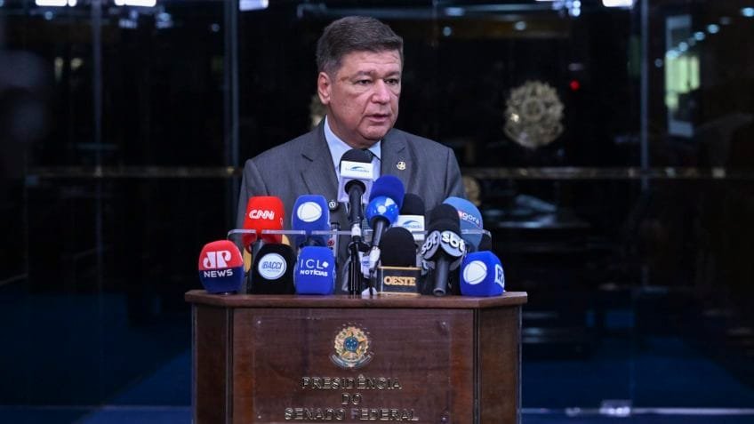 Senador Carlos Viana cobra PF por morte de Sicário