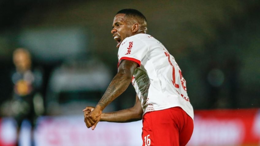 Atleta do Red Bull recebe multa de R$ 30 mil por falas contra árbitra