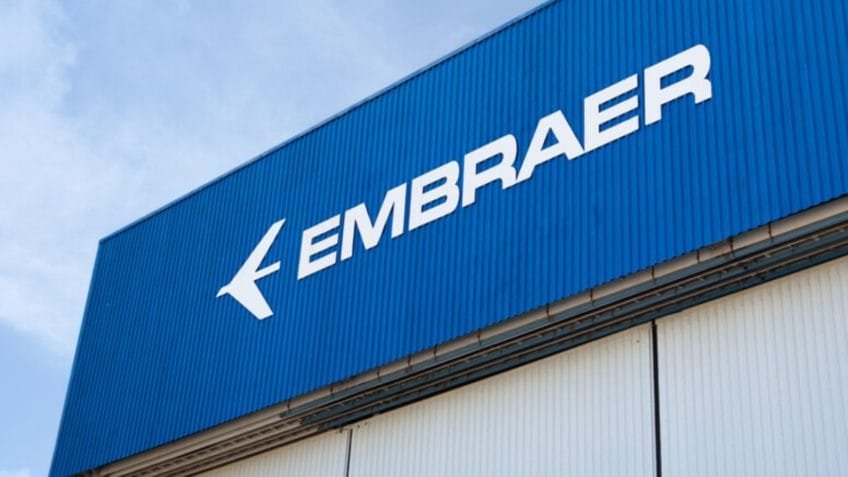 Embraer tem receita recorde de R$ 41,9 bi e projeta alta em 2026