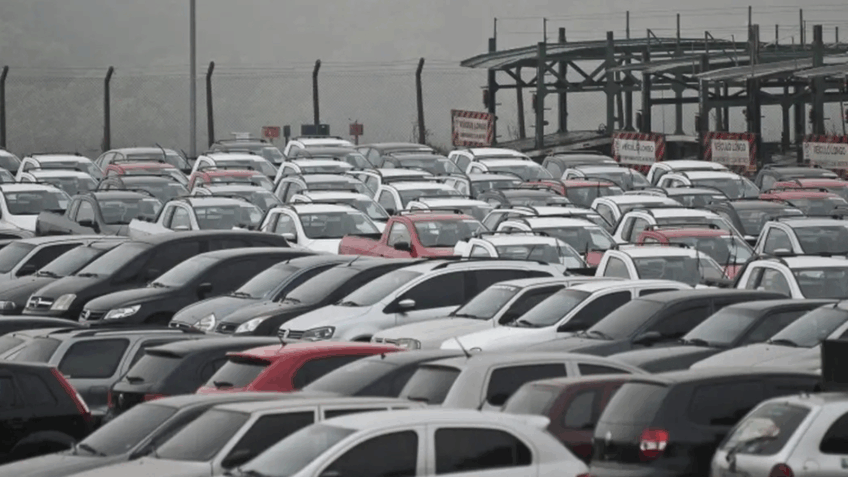 Crise na Argentina derruba exportação de veículos em 28% em 2025