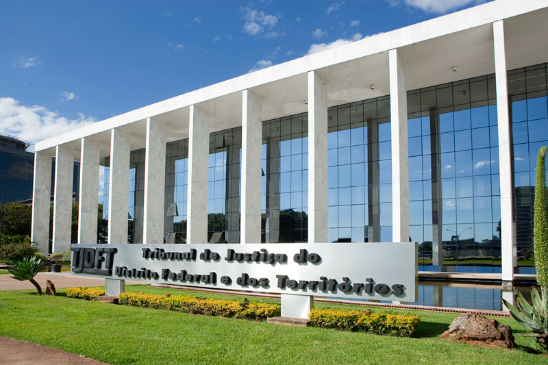 TJ-DFT mantém lei que obriga bancos a ter auxiliar para idosos