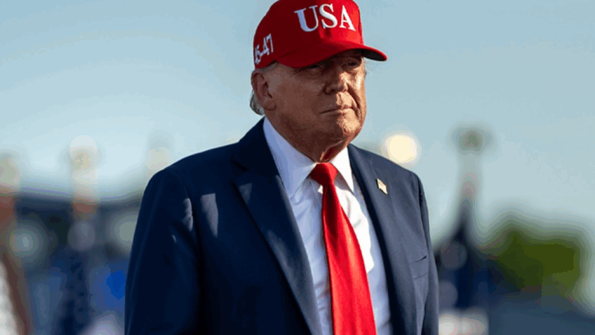 Trump diz que Cuba vive "últimos momentos de vida" e negocia com EUA