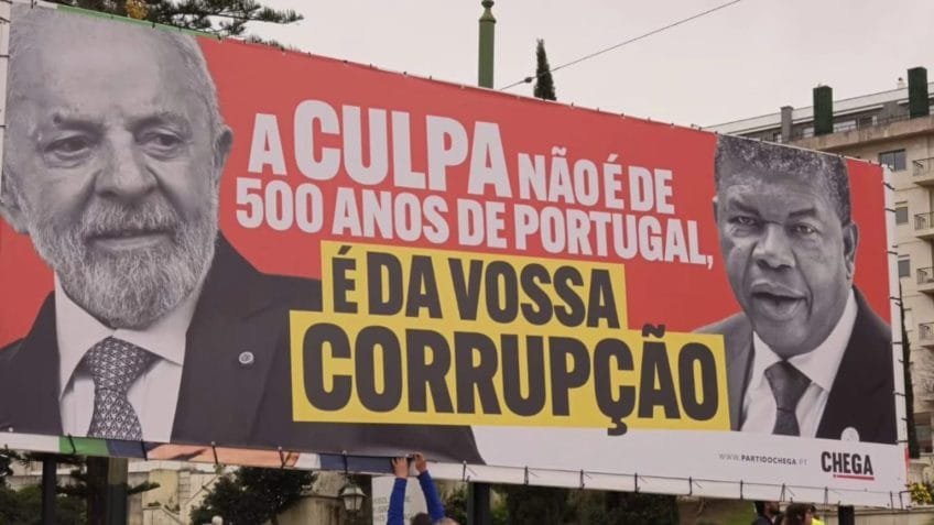 Partido de direita Chega coloca outdoor contra Lula em Lisboa