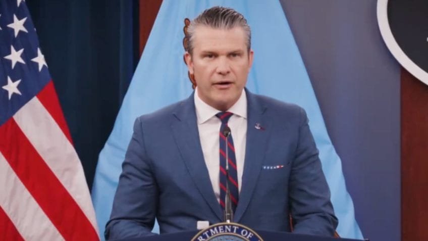 Secretário de Guerra dos EUA diz que Irã será forçado a se render