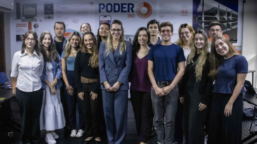 Maria Claudia Bucchianeri fala aos trainees em jornalismo do Poder360