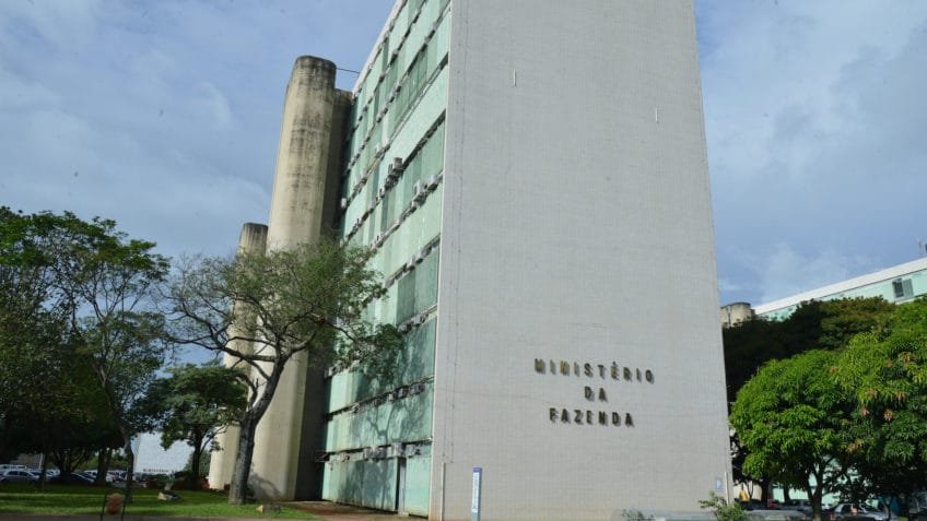 Fazenda bate recorde e recupera R$ 68 bilhões em dívidas em 2025