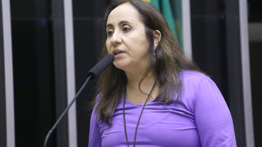 Novo oficializa Adriana Ventura como candidata à vaga no TCU