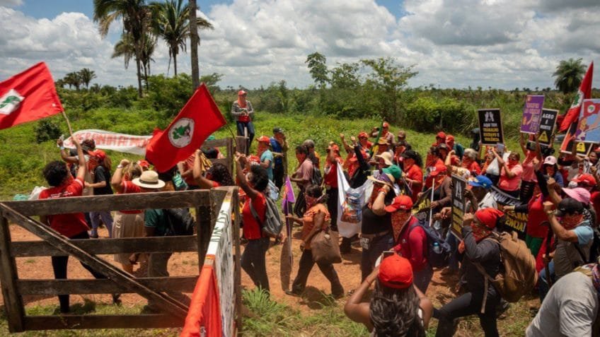 Mulheres do MST ocupam 9 propriedades rurais em 7 Estados