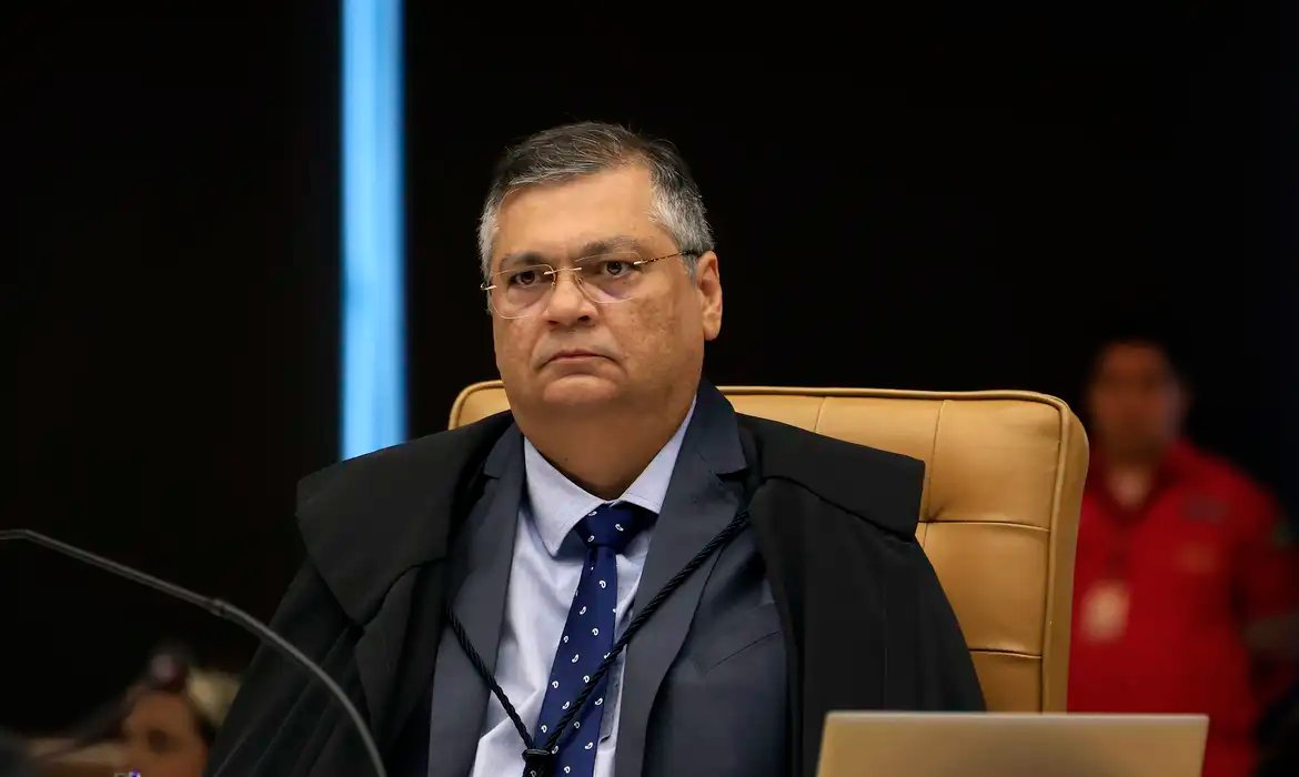 Dino defende STF e diz que Corte "acerta mais do que erra"