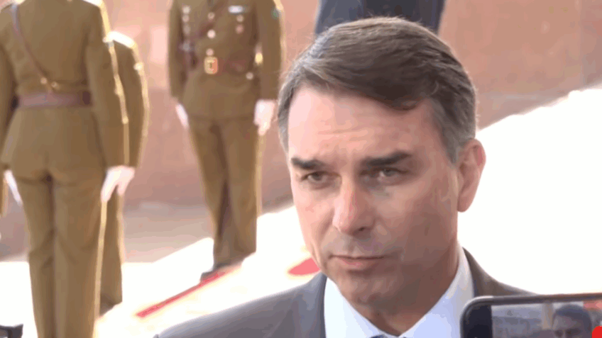 Ausência de Lula em posse de Kast é por "birra", diz Flávio