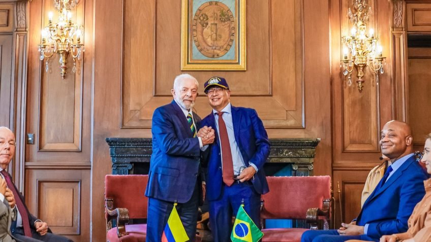 Diante de tensão sobre PCC e CV, Lula liga para Gustavo Petro