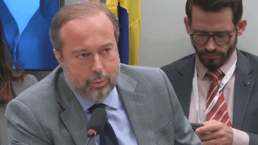 CNPE aprovará diretrizes para eólicas offshore, diz Silveira