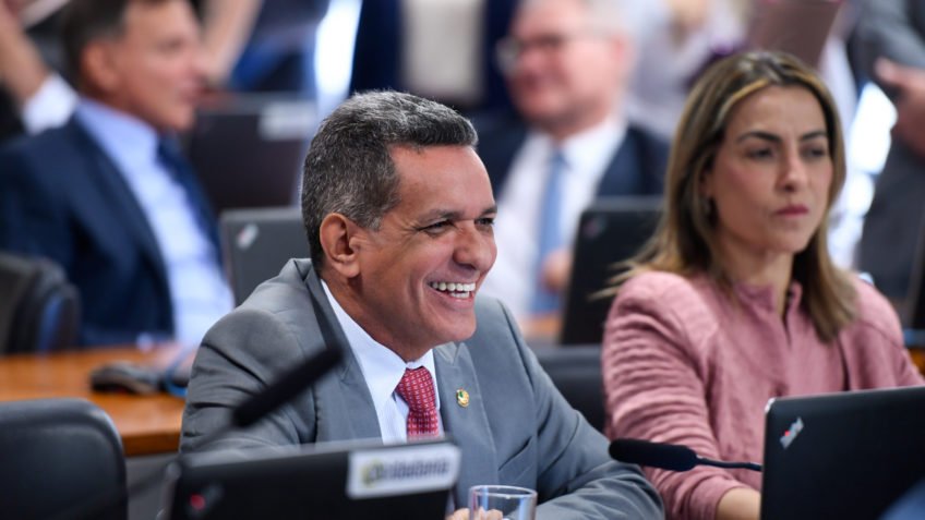 Senador Mecias de Jesus renuncia para assumir TCE de Roraima