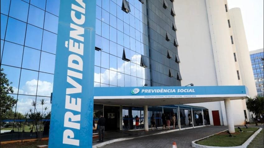 Inflação que reajusta INSS sobe 0,56% em fevereiro