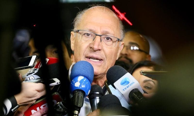 Distribuidoras querem que a Petrobras importe mais diesel, diz Alckmin