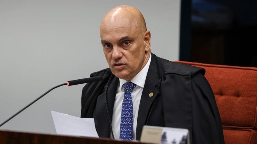 Moraes autoriza busca contra jornalista que escreveu sobre Dino