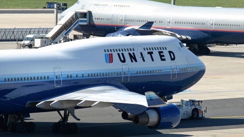 United Airlines pode expulsar passageiro sem fone de ouvido