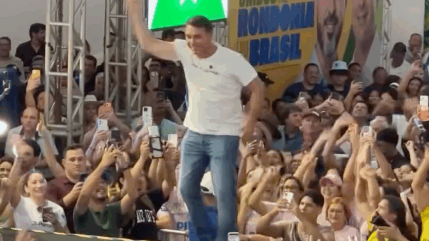 Com dancinha, Flávio inicia 1º giro de sua pré-campanha em RO