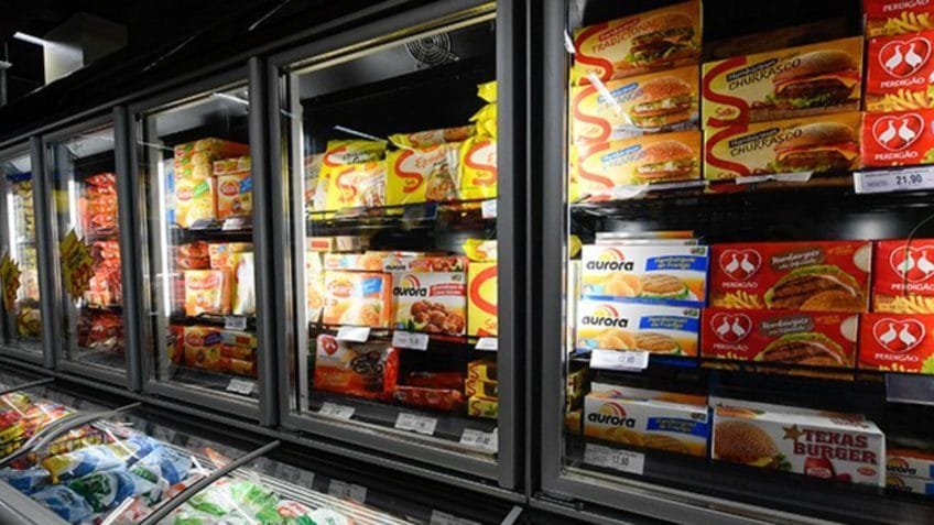 Desafios de comida nas redes levantam alerta sobre limites do corpo