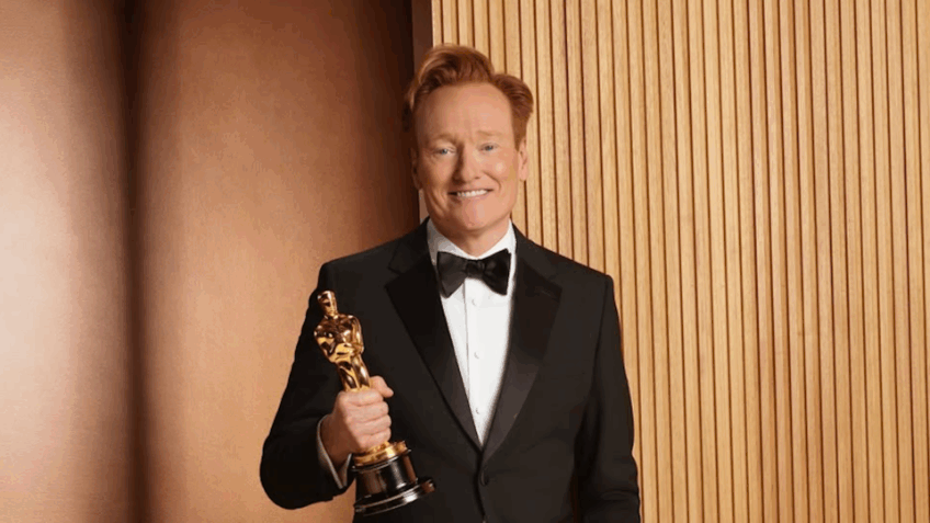 Conan O'Brien cita Epstein e provoca britânicos no Oscar