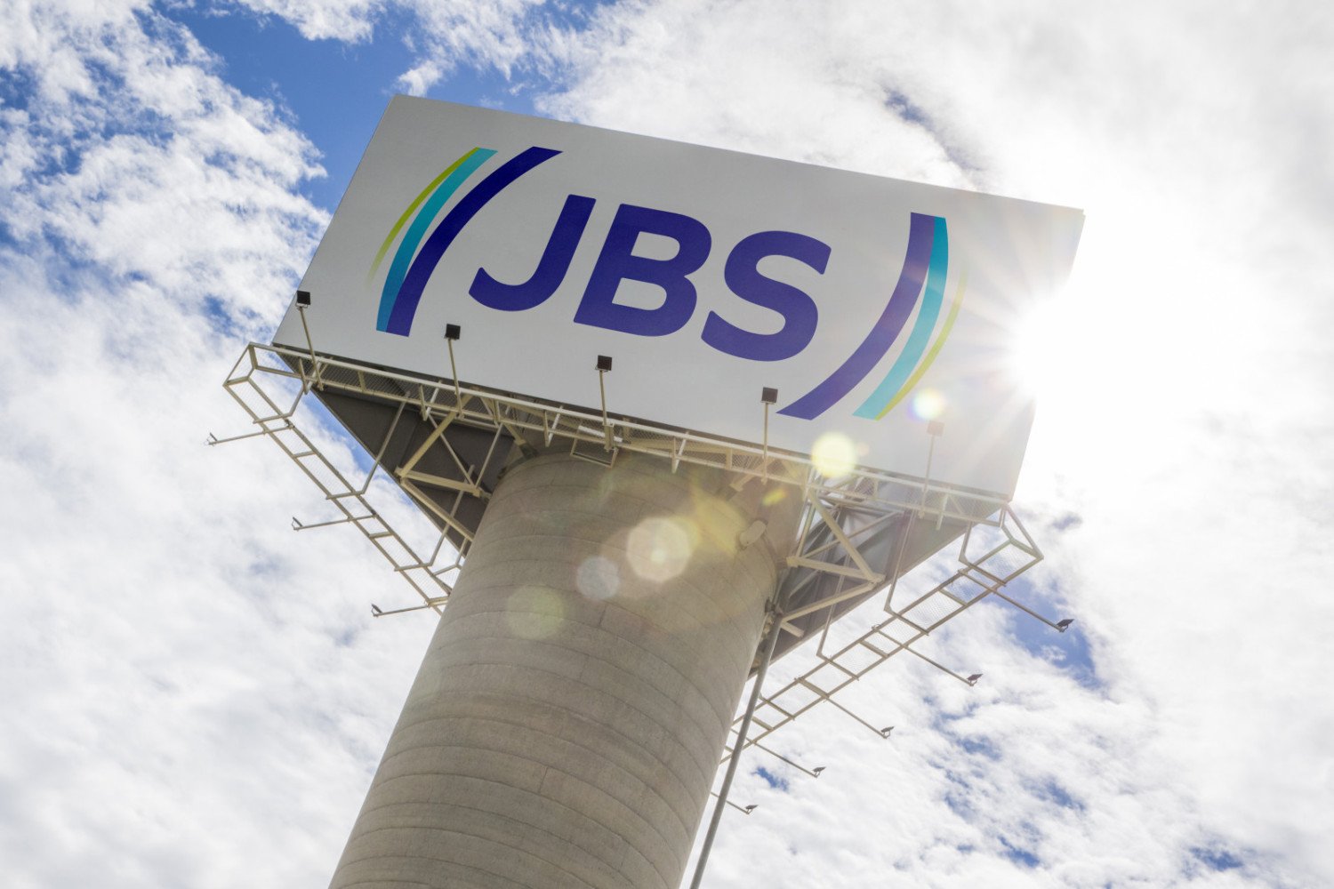 Trabalhadores da JBS iniciam primeira greve em frigoríficos dos EUA em 40 anos; e agora?