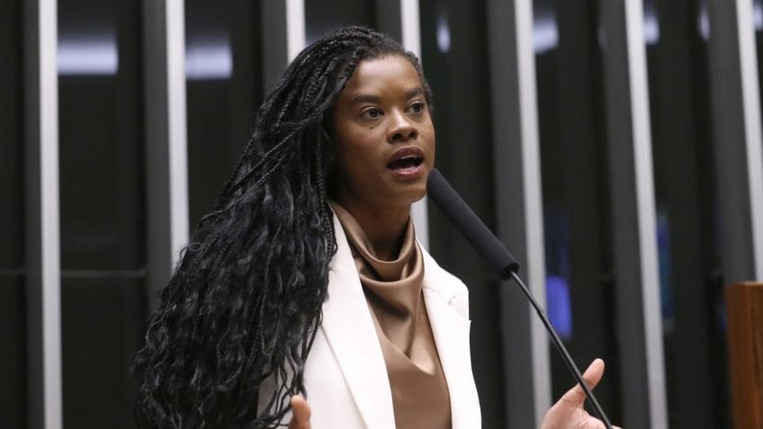 Deputada do PT pede inquérito na PF após ameaças de morte