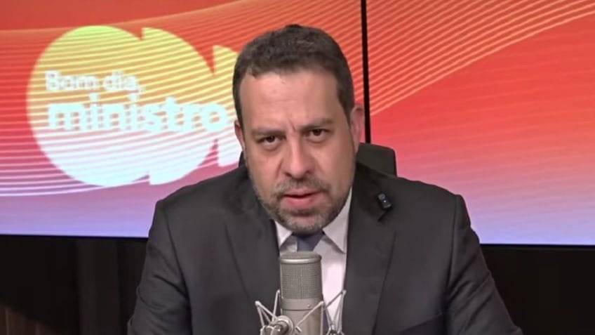 Boulos chama fim da escala 6 x 1 de “projeto da família”